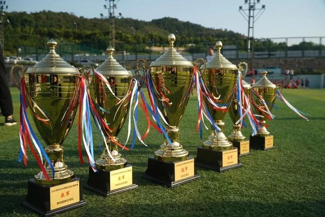 余嘉豪18分王哲林13分10篮板 浙江力克上海